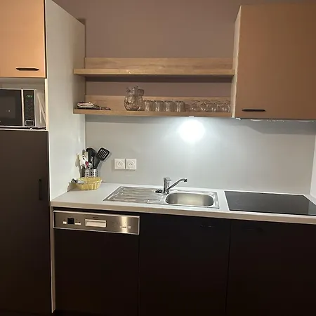 Apartamento Four-guest Getaway In *