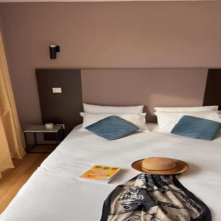 Apartamento Four-guest Getaway In *